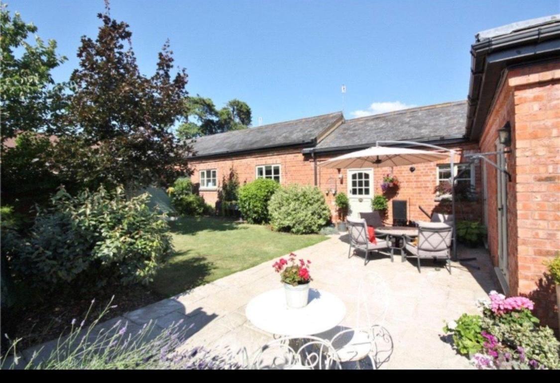 Stunning Barn Private Hot Tub Malvern & Worcester Sleeps 6 Luaran gambar